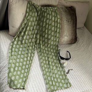 Patrons of peace sage green pull on wide leg boho gauze floral pants XS